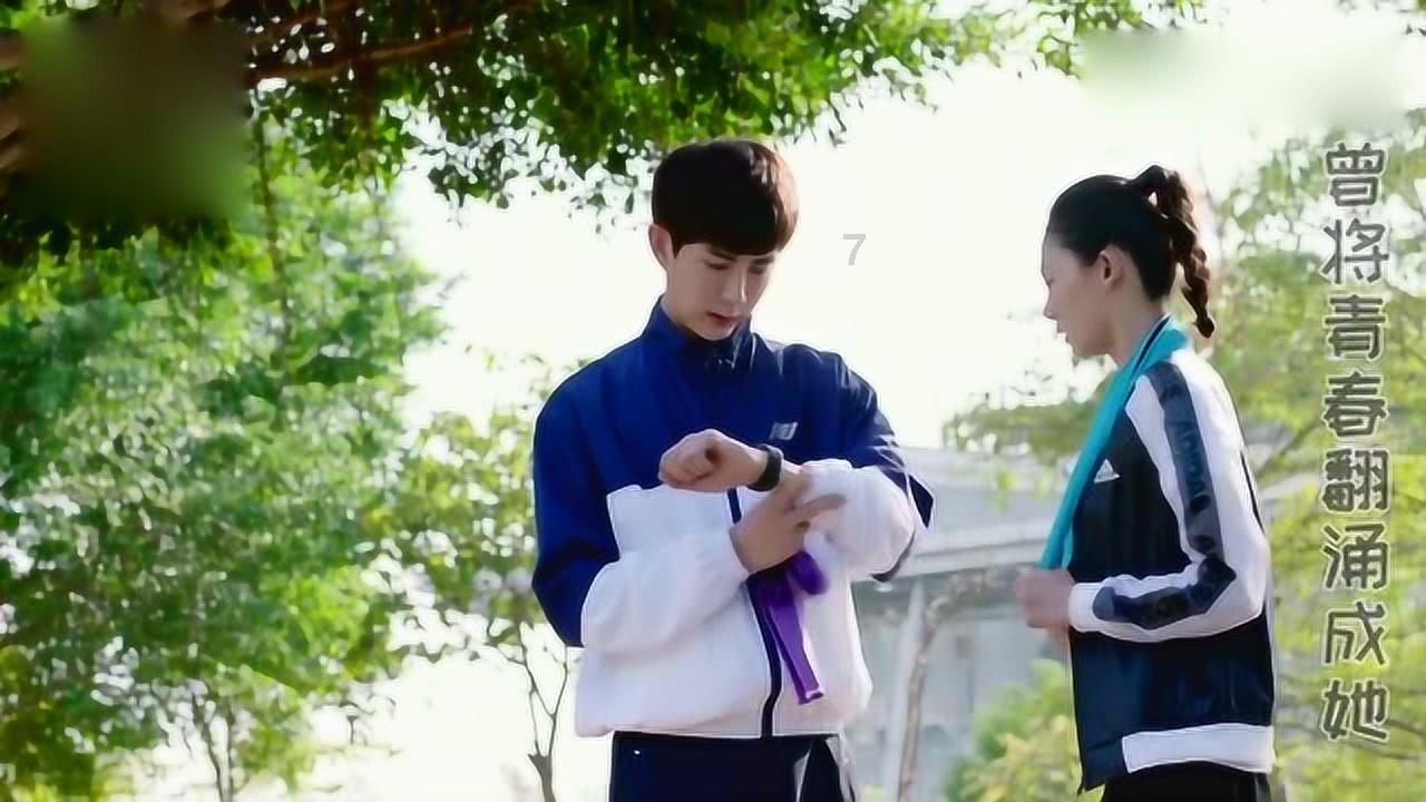 在你面前圆滑的闺蜜值得再好下去吗？