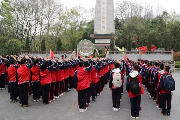 我市表彰12月份“十佳市民”